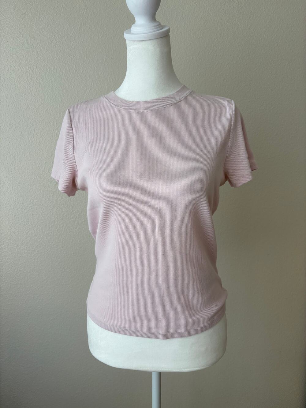 Hollister Women’s Medium Light Pink Ribbed Baby Tee Stretch Fitted Crew Neck Top